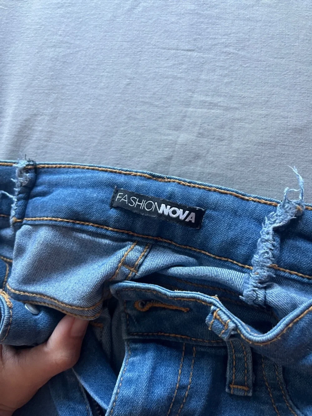 Classic Blue High-Waist Jeans - Picture 2 of 9